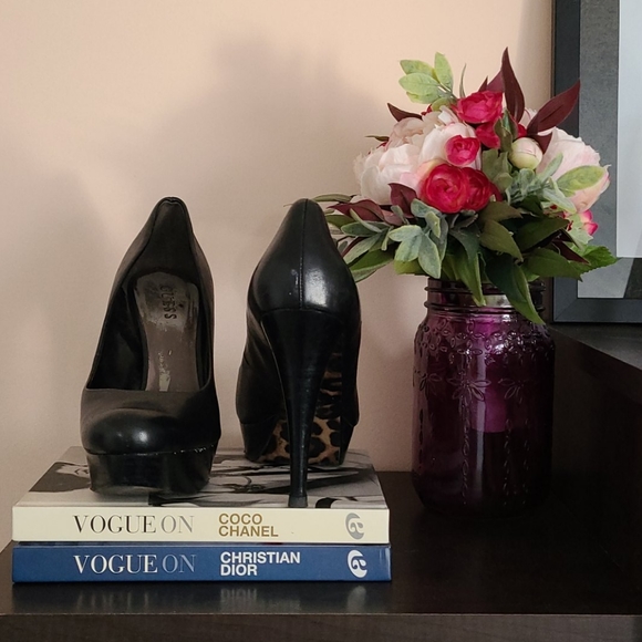 Classic Platform Pumps - Picture 2 of 7